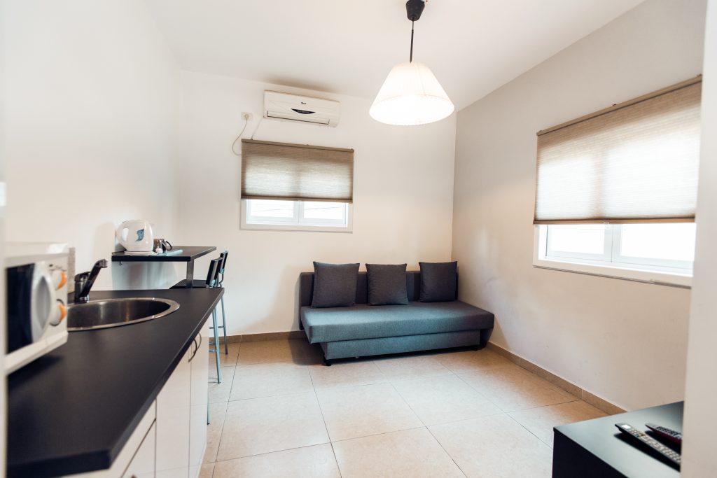 Cozy Flat Near The Kikar Netanya rent apartements
